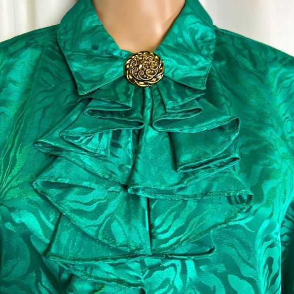 Vintage, beautiful, green Jacquard pattern, long sleeved blouse - Picture 2 of 8